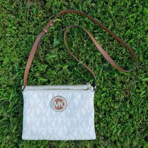 Michael kors cross body purse